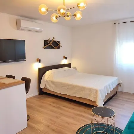 Apartment Mihatov