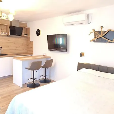 Apartment Mihatov